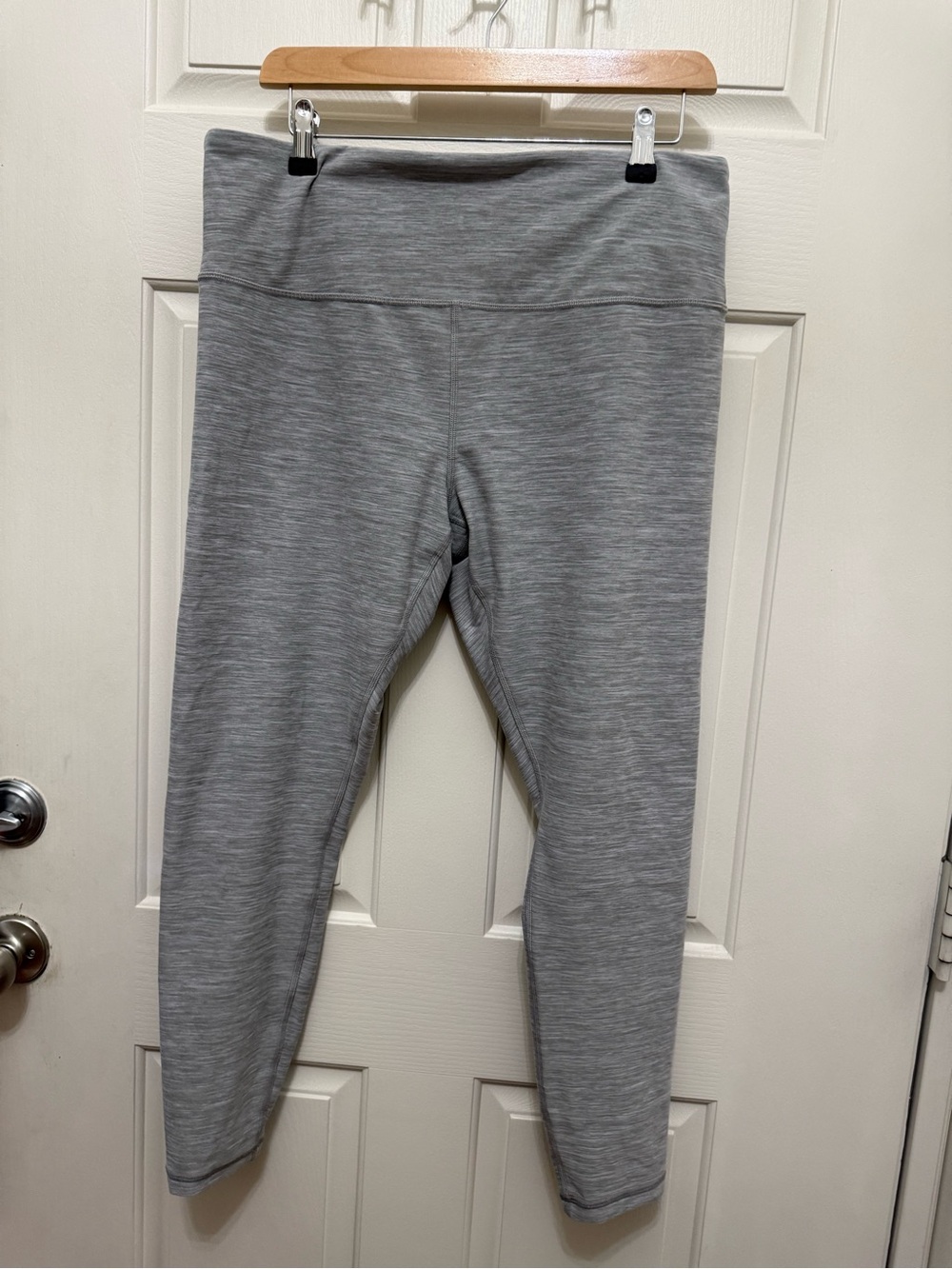 Athleta Heather Gray womens Performance Leggings
